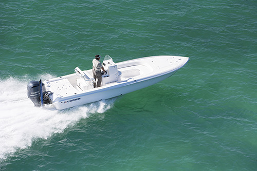 Contender 25 Bay Boat is the perfect boat for those who love fishing and cruising around inshore reefs and bays.